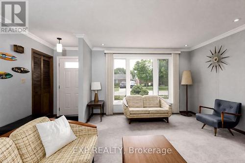 28 Denrich Avenue, Tillsonburg, ON - Indoor Photo Showing Living Room