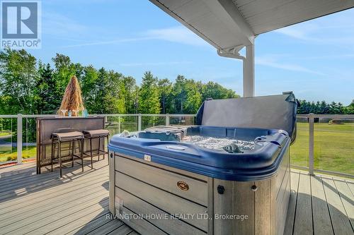 Enjoy the hot tub - 3220 A March Road, Ottawa, ON 