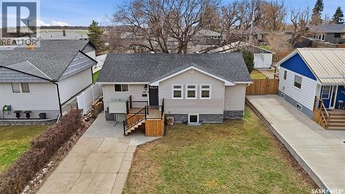 737 Vaughan STREET  Moose Jaw, SK S6H 5N4
