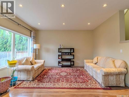 274 Ashworth Crescent, Saskatoon, SK 
