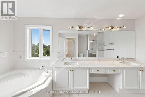 209 Redstone Road, Richmond Hill, ON 