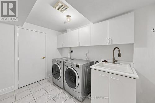 209 Redstone Road, Richmond Hill, ON 