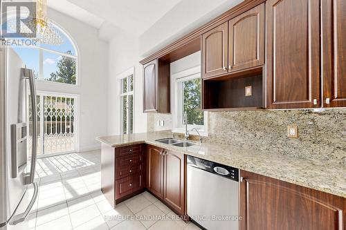 209 Redstone Road, Richmond Hill, ON 