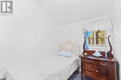 Cozy second bedroom with classic charm - 118 Hall Shore Road, Lanark Highlands, ON 