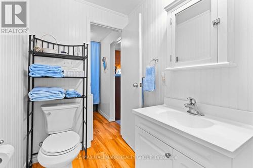 Functional bath with added storage space - 118 Hall Shore Road, Lanark Highlands, ON 