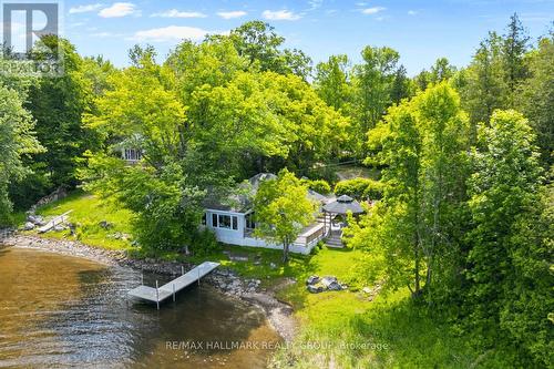 Secluded cottage tucked among greenery - 118 Hall Shore Road, Lanark Highlands, ON 