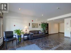 Foyer 3533 Carrington - 