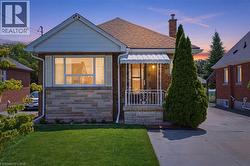 133 BELAND Avenue S  Hamilton, ON L8K 3T5