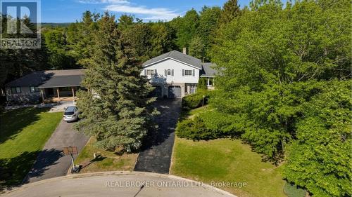 215 MARY ANNE DRIVE  Barrie, ON L4N 4T1
