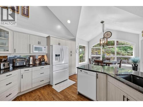 6650 Finch Road, Lake Country, BC - Indoor Photo Showing Kitchen