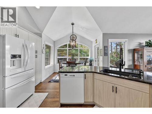 6650 Finch Road, Lake Country, BC - Indoor Photo Showing Kitchen