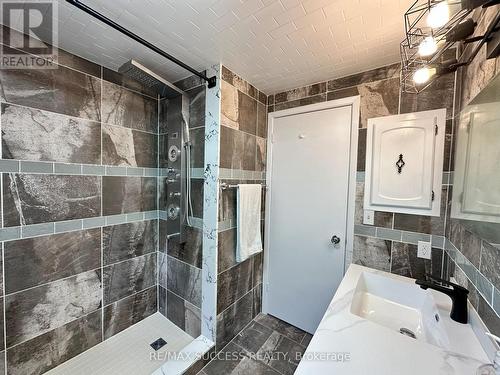 571 Minette Circle, Mississauga, ON 