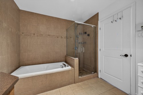 Salle de bains - 7936 Boul. Lévesque E., Laval (Duvernay), QC 
