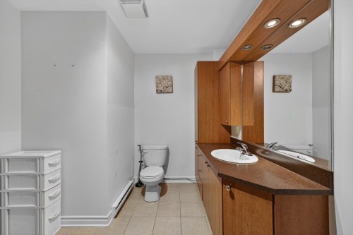 Salle de bains - 7936 Boul. Lévesque E., Laval (Duvernay), QC 
