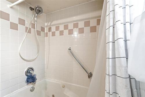 478 Hartford Avenue, Winnipeg, MB - Indoor Photo Showing Bathroom