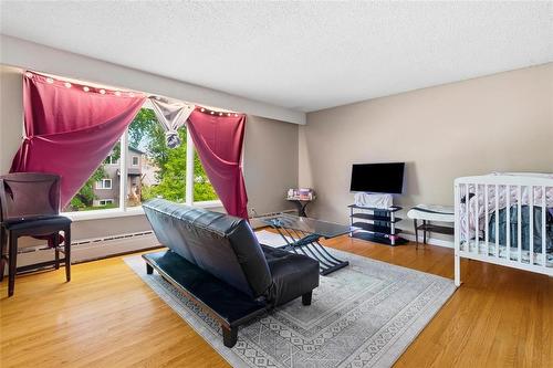 478 Hartford Avenue, Winnipeg, MB - Indoor Photo Showing Bedroom