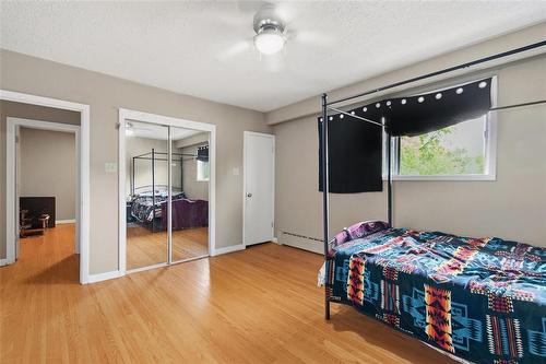 478 Hartford Avenue, Winnipeg, MB - Indoor Photo Showing Bedroom