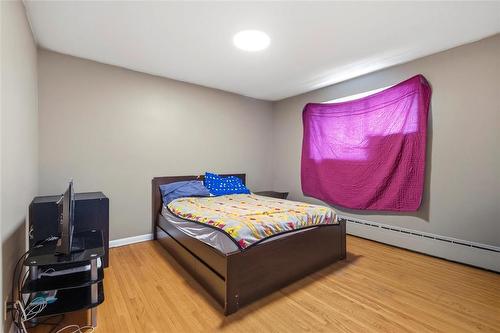 478 Hartford Avenue, Winnipeg, MB - Indoor Photo Showing Bedroom