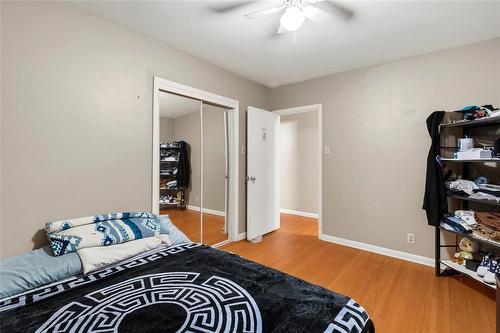 478 Hartford Avenue, Winnipeg, MB - Indoor Photo Showing Bedroom