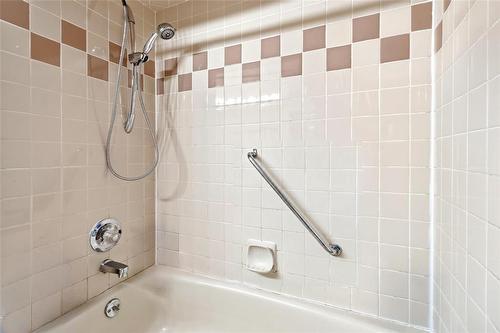 478 Hartford Avenue, Winnipeg, MB - Indoor Photo Showing Bathroom
