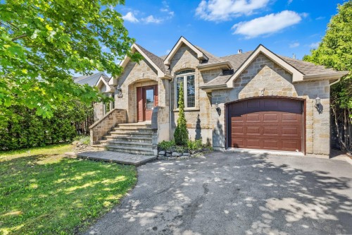 8740 Rue Henri-Julien  Mirabel, QC J7N 3M7