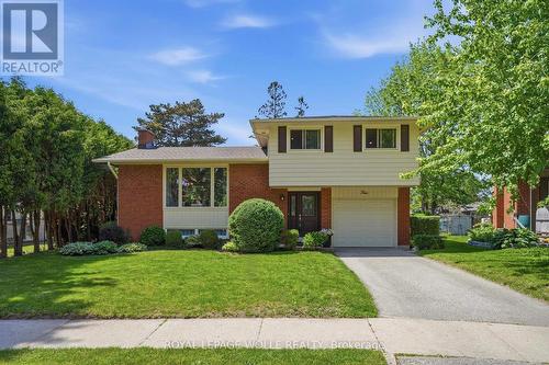 4 BRADLEY PLACE  Kitchener, ON N2A 2B3