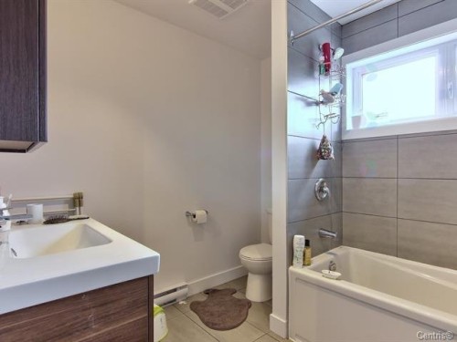 Salle de bains - 1088 Rue Dollard, Longueuil (Le Vieux-Longueuil), QC 