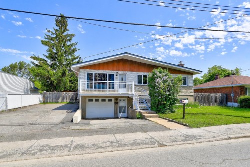 1933 53e Avenue (P.-a.-T.)  Montréal (Rivière-Des-Prairies/Pointe-Aux-Trembles), QC H1A 2V2