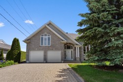 726 Av. Cartier Boisbriand, QC J7G 1J2