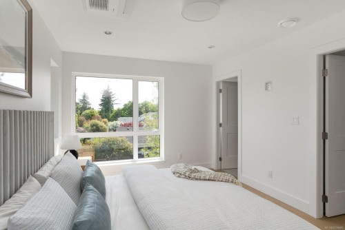 #3-2118 Pentland Rd, Oak Bay, BC 
