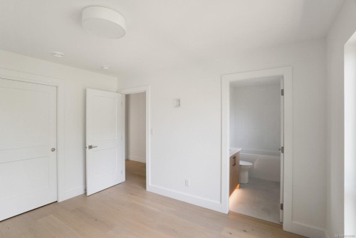 #3-2118 Pentland Rd, Oak Bay, BC 
