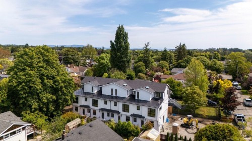#3-2118 Pentland Rd, Oak Bay, BC 