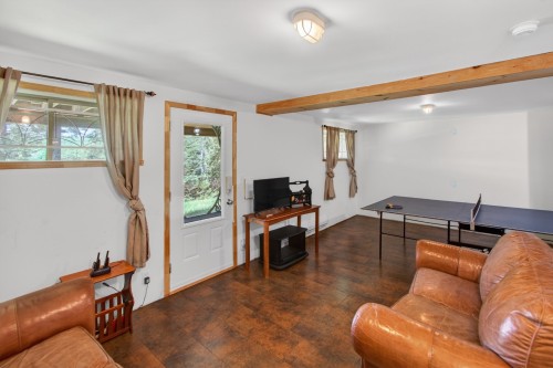 Salle familiale - 36 Ch. Doré, La Minerve, QC 