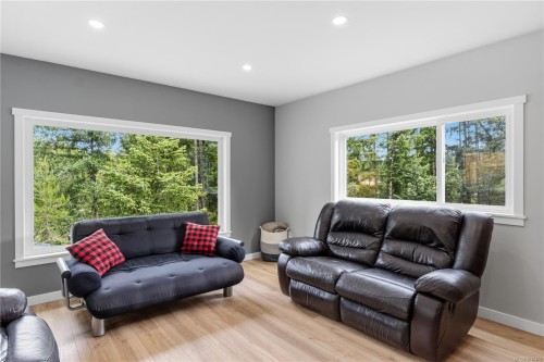 3840 Melrose Rd, Whiskey Creek, BC 