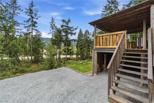 3840 Melrose Rd, Whiskey Creek, BC 