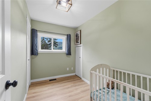 3840 Melrose Rd, Whiskey Creek, BC 