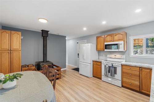 3840 Melrose Rd, Whiskey Creek, BC 