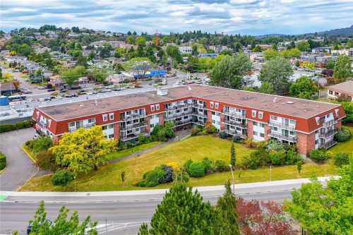 #110-1680 Poplar Ave  Saanich, BC V8P 4K7