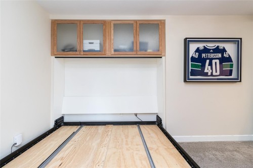 #110-1680 Poplar Ave, Saanich, BC 