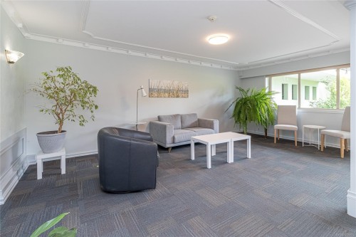 #110-1680 Poplar Ave, Saanich, BC 