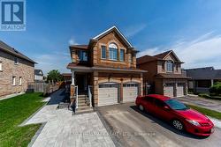 114 MEDLAND AVENUE Whitby, ON L1P 1T5
