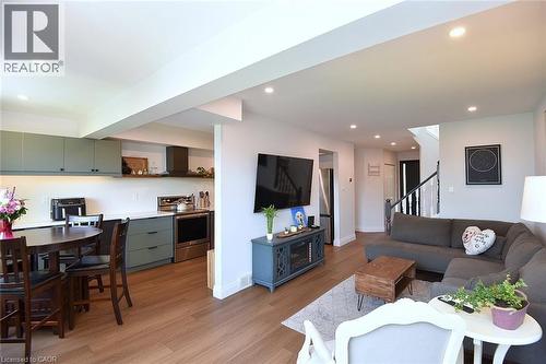2499 Whittaker Drive, Burlington, ON - Indoor Photo Showing Living Room