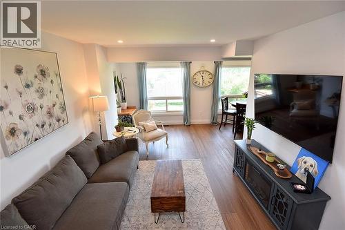 2499 Whittaker Drive, Burlington, ON - Indoor Photo Showing Living Room