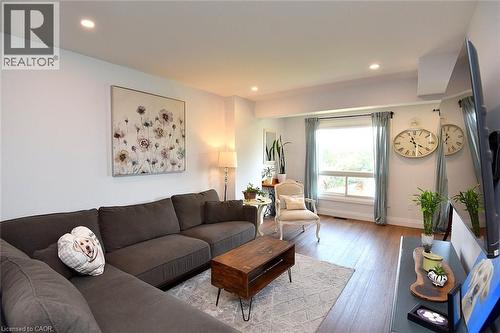 2499 Whittaker Drive, Burlington, ON - Indoor Photo Showing Living Room