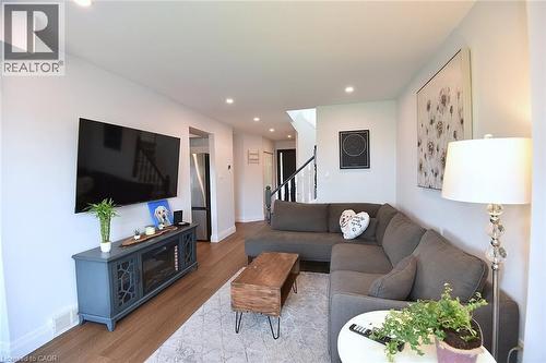 2499 Whittaker Drive, Burlington, ON - Indoor Photo Showing Living Room