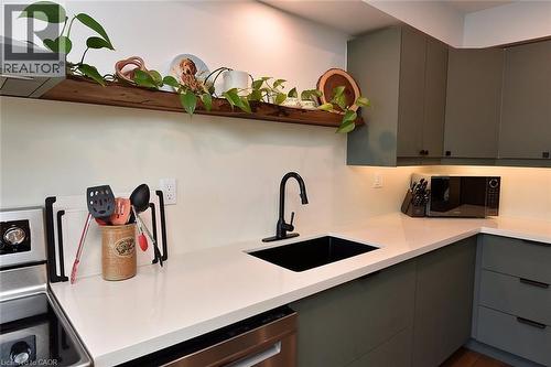 2499 Whittaker Drive, Burlington, ON - Indoor Photo Showing Kitchen
