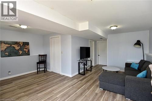 2499 Whittaker Drive, Burlington, ON - Indoor Photo Showing Living Room