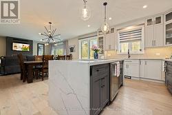 Lots of Space for Cooking - 