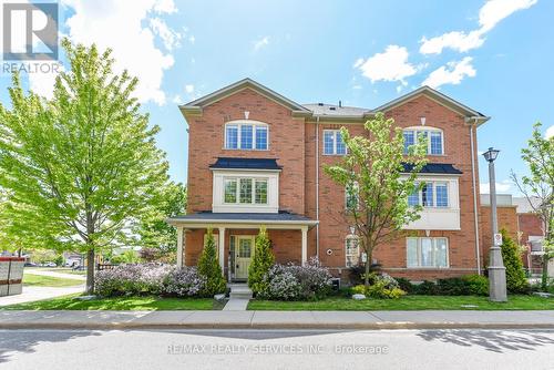 15 PEACH DRIVE S  Brampton, ON L6R 0W5