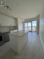 1422 - 9000 JANE STREET  Vaughan, ON L4K 0M6